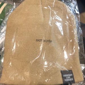 ALF skull beanie tan NWT